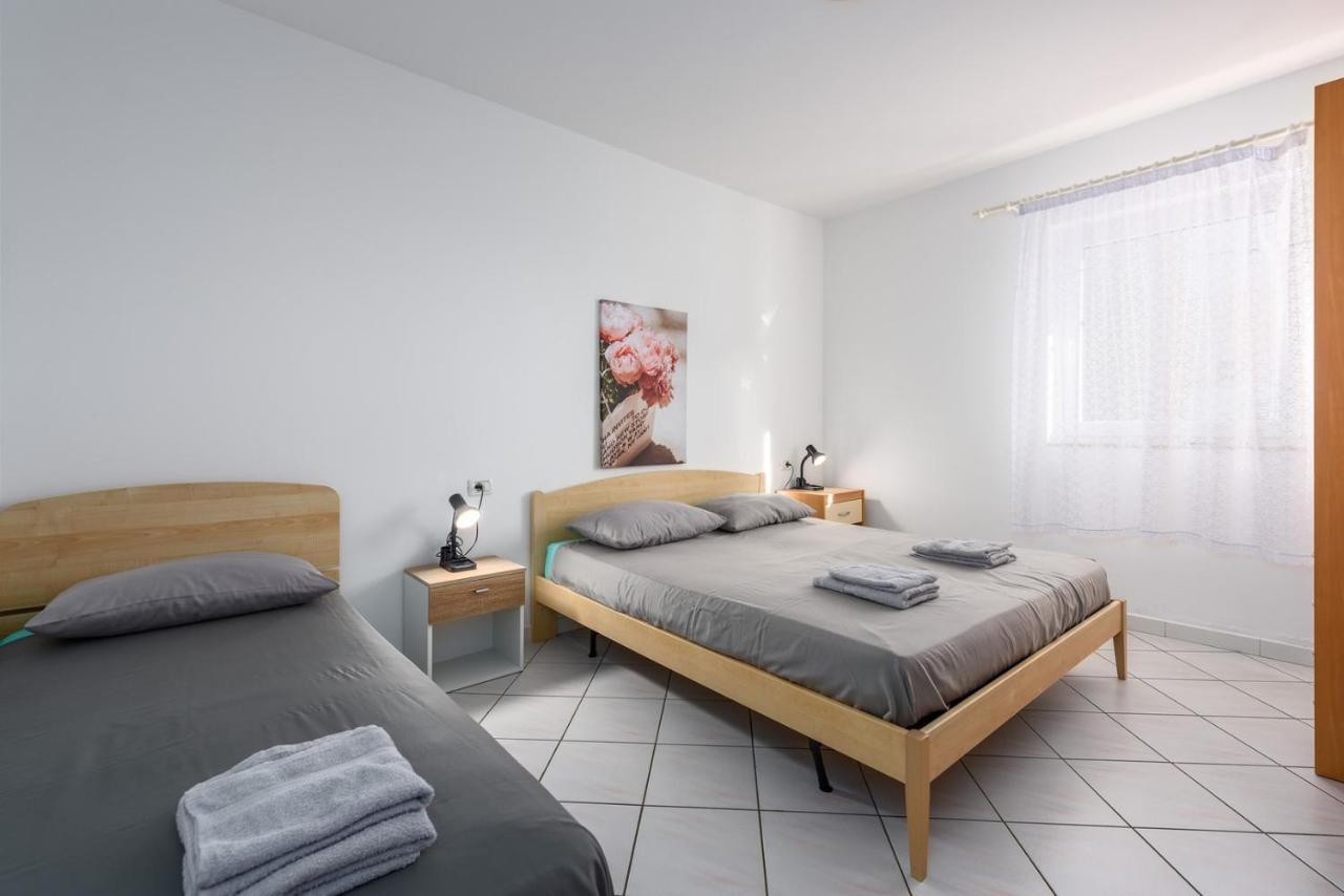 Lucrezia House With Apartments Lovrecica  Ngoại thất bức ảnh