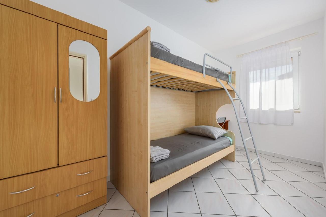 Lucrezia House With Apartments Lovrecica  Ngoại thất bức ảnh