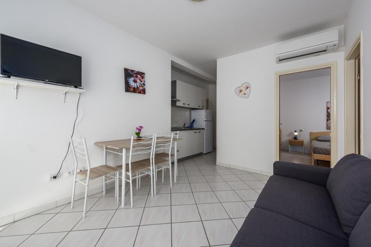 Lucrezia House With Apartments Lovrecica  Ngoại thất bức ảnh