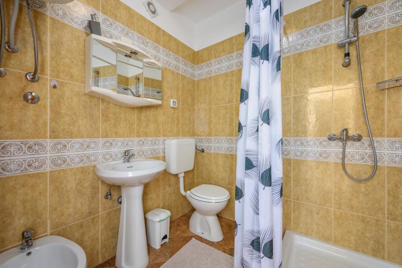 Lucrezia House With Apartments Lovrecica  Ngoại thất bức ảnh